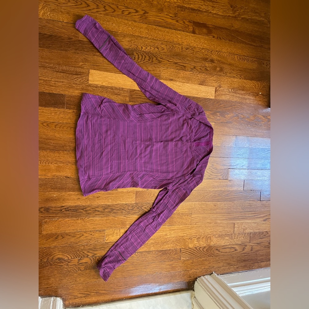 Lululemon fitted running top size 10